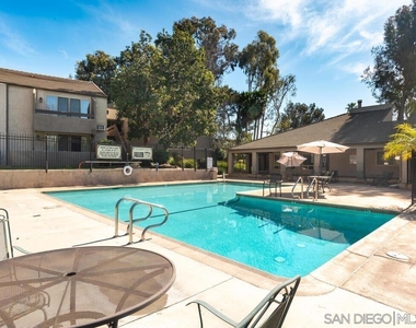 1350 N Escondido Blvd - Photo Thumbnail 17