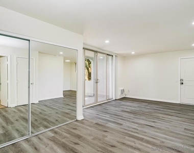 1350 N Escondido Blvd - Photo Thumbnail 7