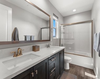 493 Village Greens Way - Photo Thumbnail 32