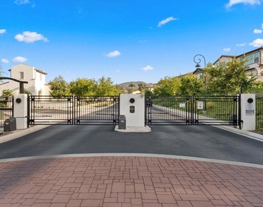 493 Village Greens Way - Photo Thumbnail 35