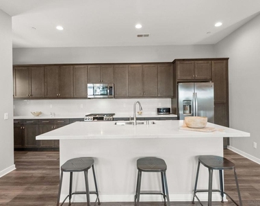493 Village Greens Way - Photo Thumbnail 12