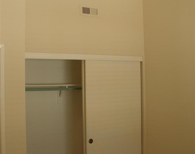 4082 Mahaila Avenue - Photo Thumbnail 12