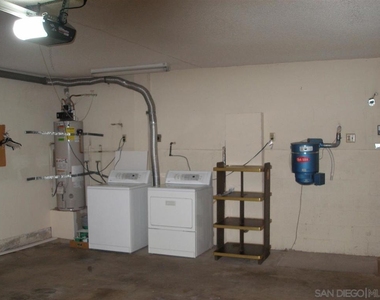 4082 Mahaila Avenue - Photo Thumbnail 13