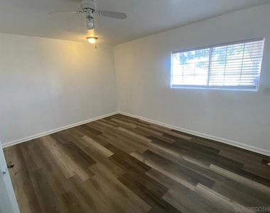 950 E Washington Ave - Photo Thumbnail 10