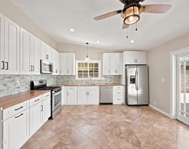 6440 Harvard Street - Photo Thumbnail 11