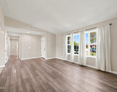 6440 Harvard Street - Photo Thumbnail 10