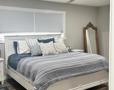 5033 Island View Street - Photo Thumbnail 7