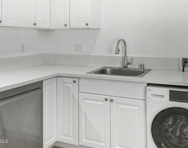 545 Shenandoah Street - Photo Thumbnail 4