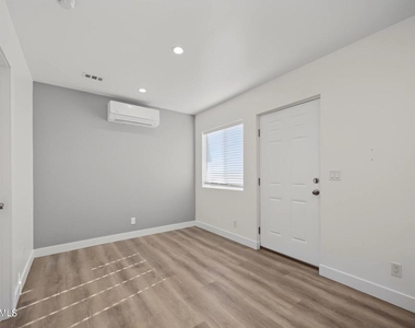 545 Shenandoah Street - Photo Thumbnail 6