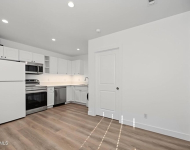 545 Shenandoah Street - Photo Thumbnail 2