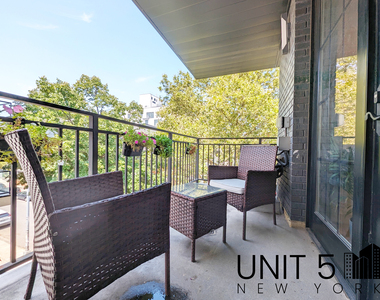 319 Graham Avenue - Photo Thumbnail 15