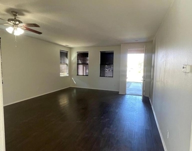 80085 Peak Forest Drive - Photo Thumbnail 4