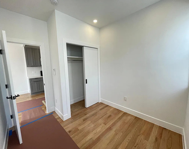 1652 Norman Street - Photo Thumbnail 4