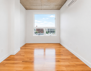 236 Stagg Street - Photo Thumbnail 7