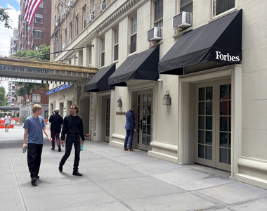 Fifth Avenue - Photo Thumbnail 8