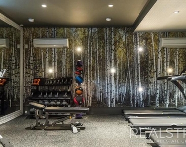 74 Maujer Street - Photo Thumbnail 12