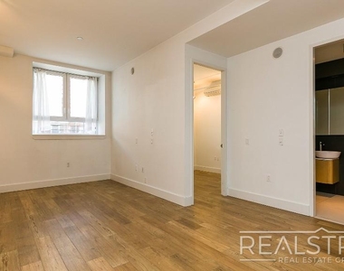 74 Maujer Street - Photo Thumbnail 2