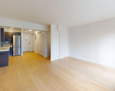 East 39th Street - Photo Thumbnail 6