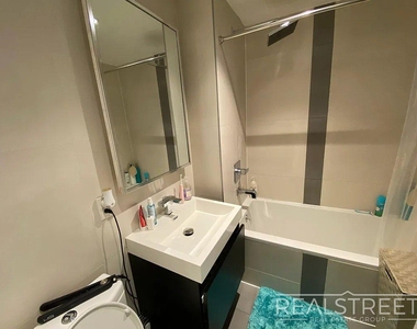 74 Maujer Street - Photo Thumbnail 6
