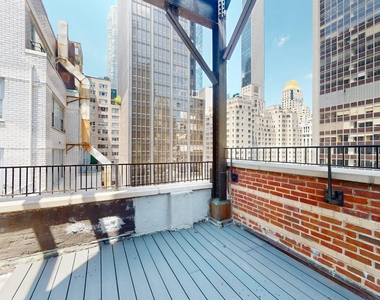 West 55th Street - Photo Thumbnail 1