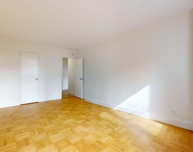 East 63rd Street - Photo Thumbnail 3