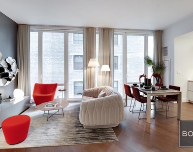 East 44th Street - Photo Thumbnail 6