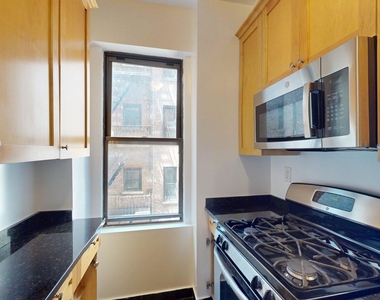 West 79th Street - Photo Thumbnail 1