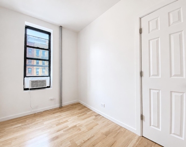 1270 First Avenue - Photo Thumbnail 6