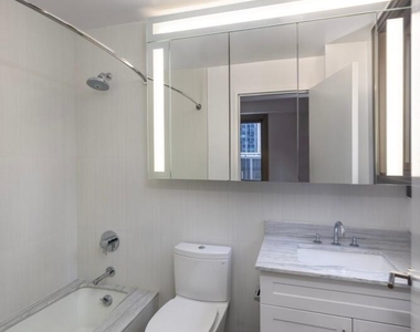 West 55th Street - Photo Thumbnail 5