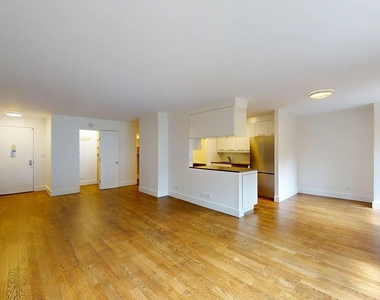 East 63rd Street - Photo Thumbnail 10