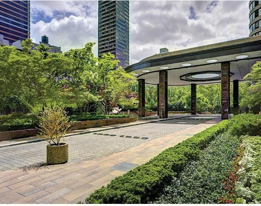 330 E 38th St - Photo Thumbnail 9