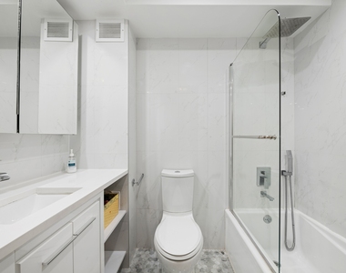 330 E 38th St - Photo Thumbnail 5