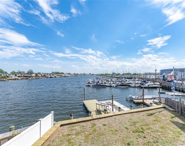 121 Williamson Street - Photo Thumbnail 16