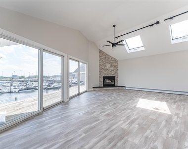 121 Williamson Street - Photo Thumbnail 5