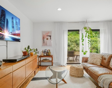 15 Hammond Plaza - Photo Thumbnail 4