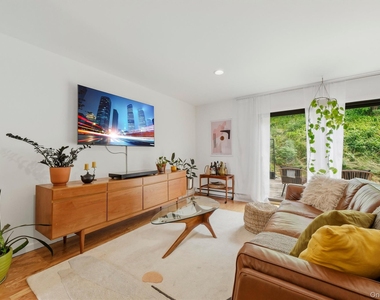 15 Hammond Plaza - Photo Thumbnail 3