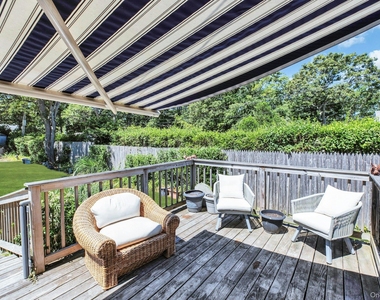 135 Noyack Avenue - Photo Thumbnail 5
