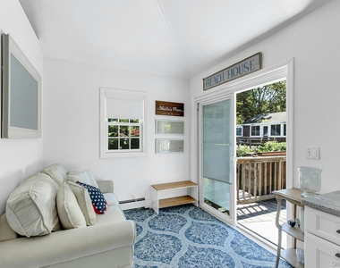 135 Noyack Avenue - Photo Thumbnail 15