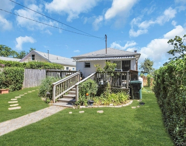 135 Noyack Avenue - Photo Thumbnail 3