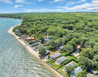 135 Noyack Avenue - Photo Thumbnail 30