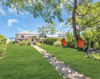 135 Noyack Avenue - Photo Thumbnail 1