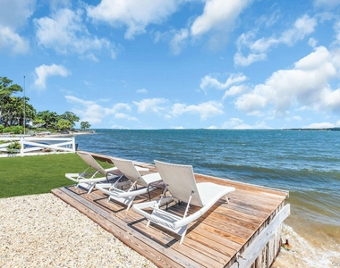 135 Noyack Avenue - Photo Thumbnail 8