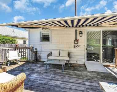 135 Noyack Avenue - Photo Thumbnail 12