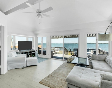 135 Noyack Avenue - Photo Thumbnail 16