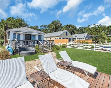 135 Noyack Avenue - Photo Thumbnail 9