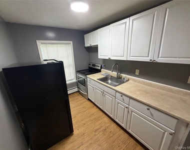 93 Catharine Street - Photo Thumbnail 12