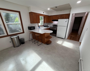 44 Pine Tree Drive - Photo Thumbnail 5