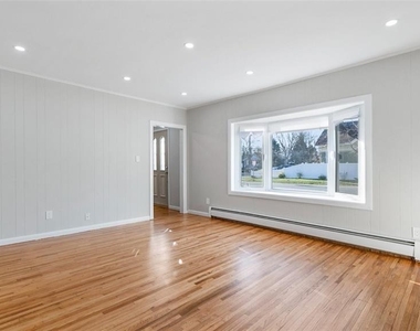 46 Laurel Avenue - Photo Thumbnail 5