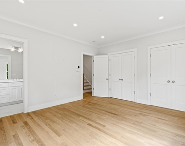 86 B Maple Avenue - Photo Thumbnail 8