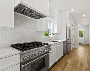 86 B Maple Avenue - Photo Thumbnail 4